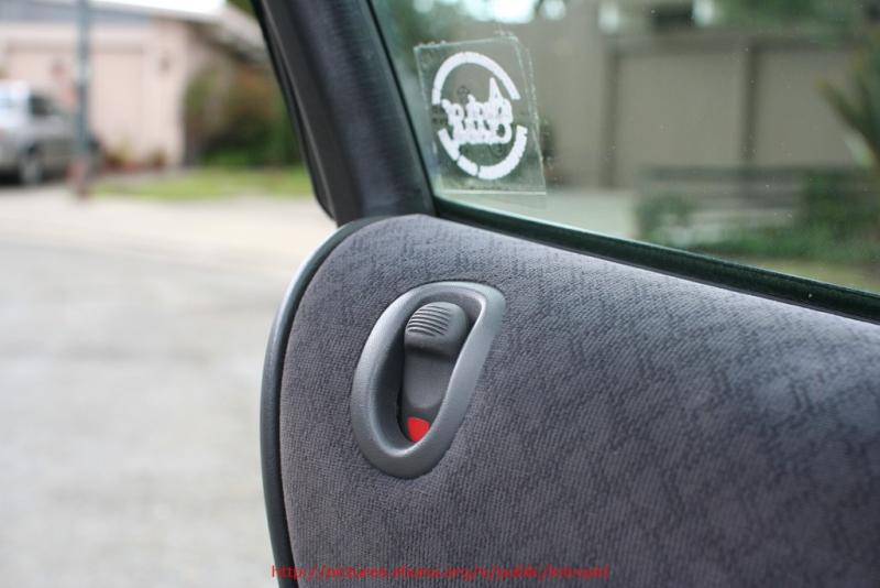 Powered locks on all 4 doors